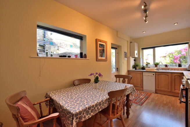 3 bed Cottage for sale Image 8