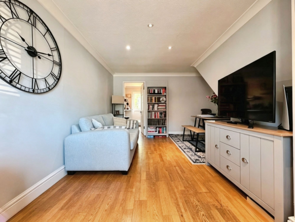 Living Room/Dining