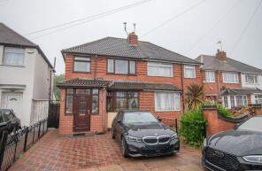 22, Tiverton Avenue, Leicester LE4 6SE
