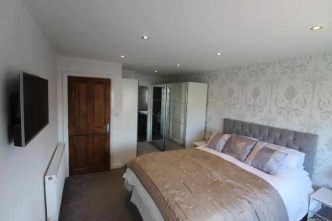 bedroom 1 master.JPG