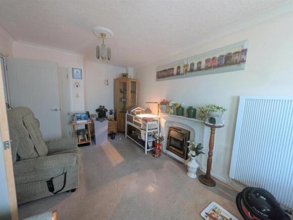 Flat 9 Linden Court, Park Gate photo 4