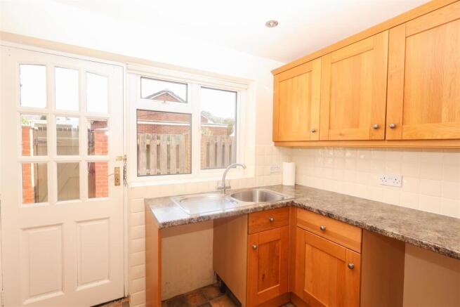 2 bed Semi-Detached Bungalow for sale Image 12