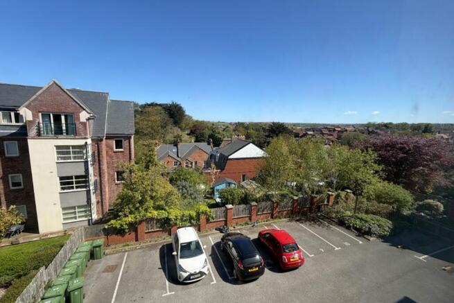 2 bed Flat for sale Image 12