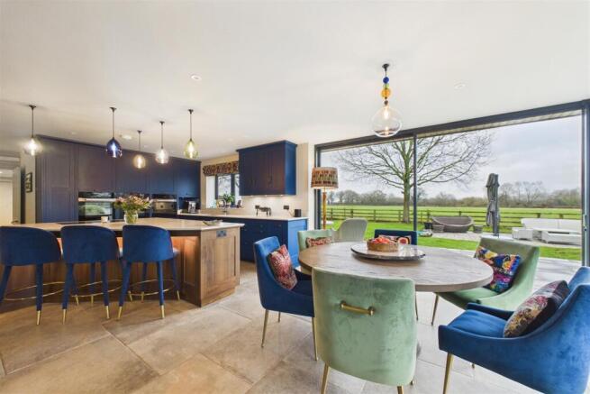 Kitchen Dining Area
