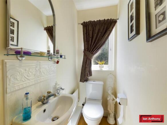 DOWNSTAIRS CLOAKROOM
