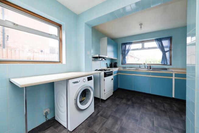 3 bed Semi-Detached for sale Image 10