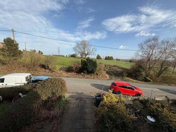 2 bed Terraced to rent Image 8