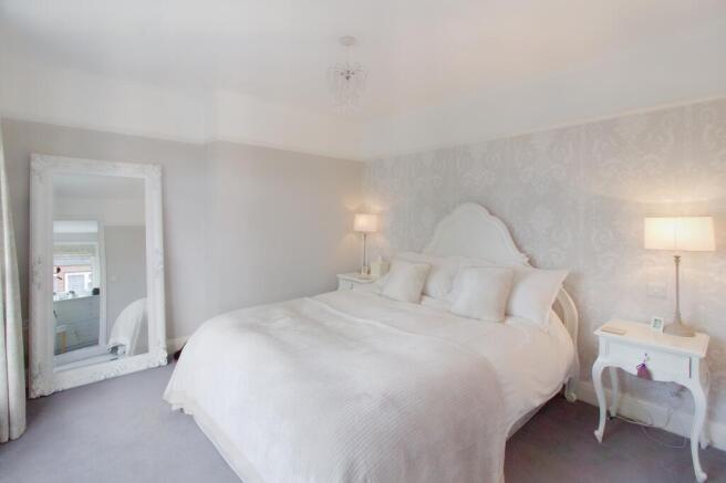 ELEGANT MASTER BEDROOM