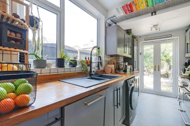 3 bed Terraced for sale Image 7