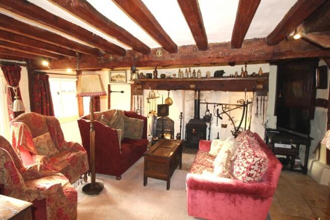 https://s3-eu-west-1.amazonaws.com/propertylab/allanmorris/property-images/standard/4507_The Old Post Office - Sitting Room new 2.JPG