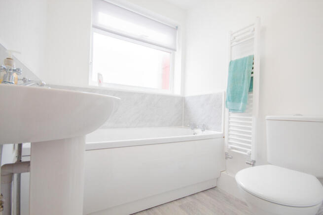 2 bed Terraced to rent Image 9