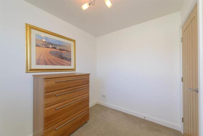 12KensingtonDrive_041.jpg