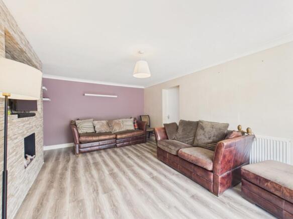 4 bed Detached for sale Image 5