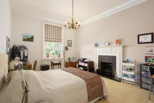 3 bed Apartment for sale Image 11