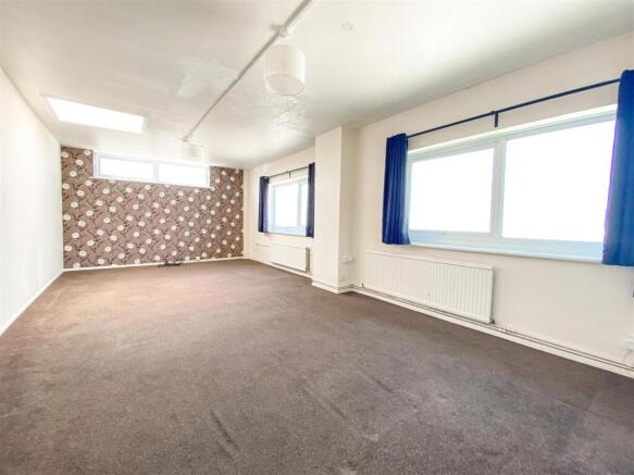 Living Room 3.jpg