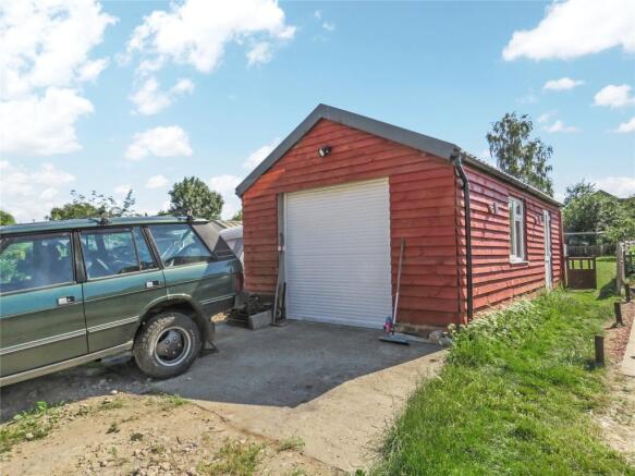 Garage/Workshop
