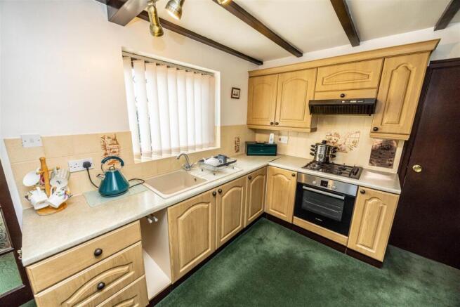 3 bed Semi-Detached for sale Image 8