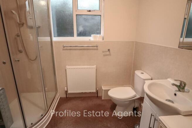 Shower room (side).