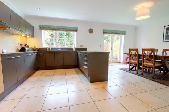 Kitchen/Dining...