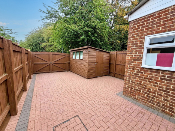 3 bed Terraced for sale Image 9