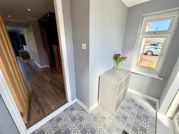 4 bed Detached for sale Image 11