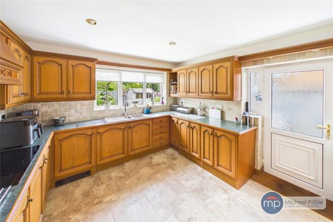 3 bed Bungalow for sale Image 7