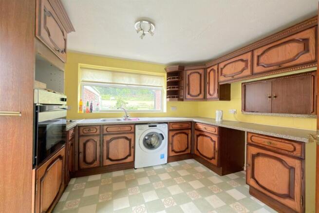 3 bed Detached for sale Image 5