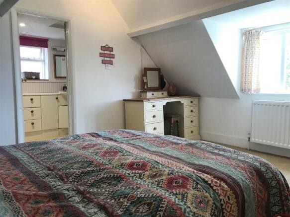 Bed 1a.JPG