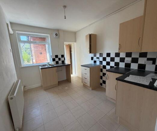 60 Baden Powell Road, Chesterfield, Derbyshire, S40 2SL photo 5