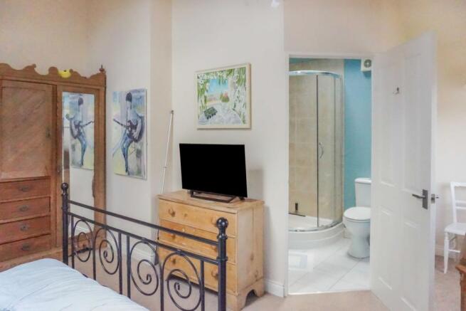 Master En-suite