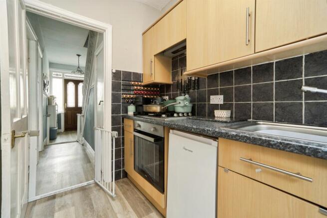 3 bed Terraced for sale Image 6