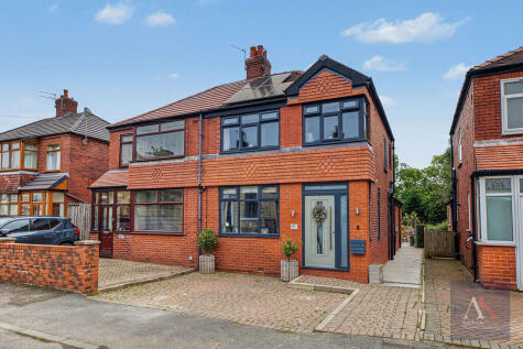 Harbour Lane, Milnrow, OL16 4EL