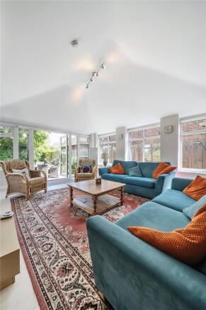 5 bed Detached for sale Image 5