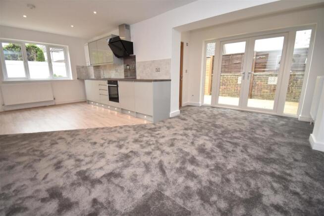 FLAT 4