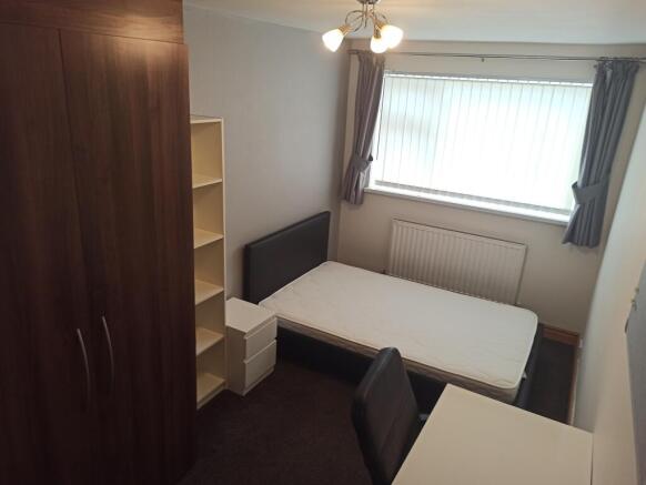 6 bed Terraced to rent Image 8