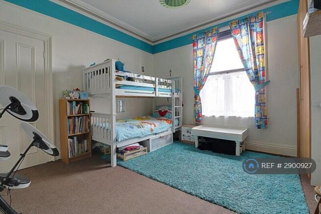 6 bed Semi-Detached to rent Image 12