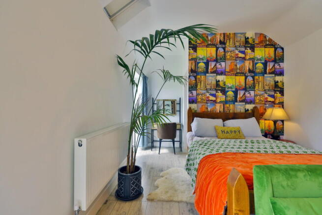 4 bed Detached for sale Image 3