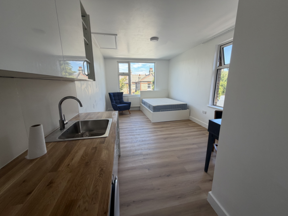 A beautiful and spacious en suite room