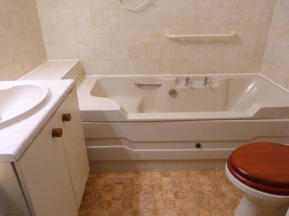 Photo 10