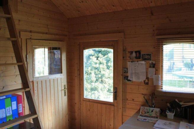 Bedroom/study