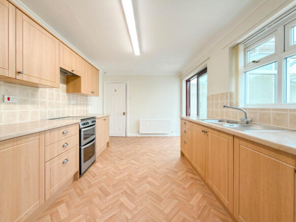 2 bed Bungalow for sale Image 8