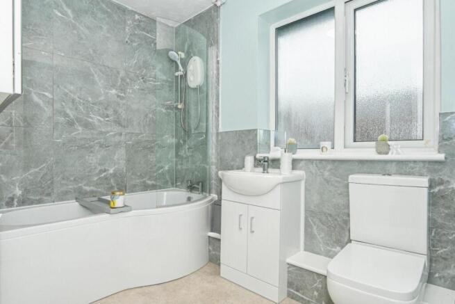 1 bed Flat for sale Image 4
