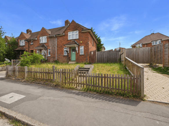 3 Bedroom End Terrace for rent