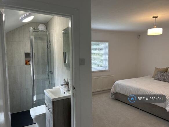 Ensuite Bedroom - Bathroom 2
