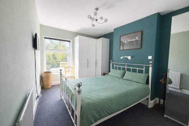 4 bed Semi-Detached for sale Image 9