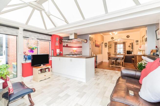 Kitchen/Conservatory