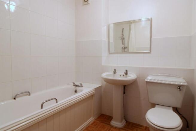 Bathroom+with+shower