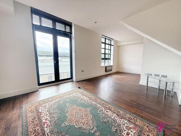 2 bed Apartment to rent Image 5
