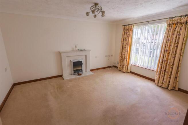 5 meadow way -1.jpg