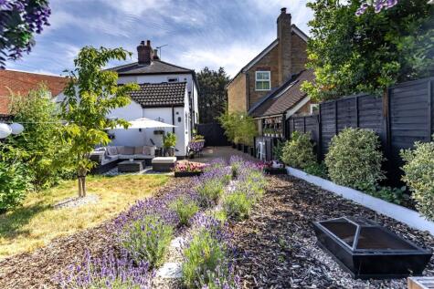 Woodfield Terrace, Thornwood